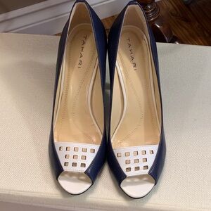 Tahari Navy and White Cutout Peep Toe Heels size 8